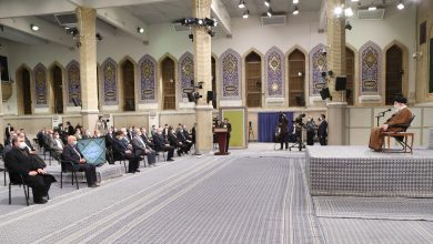 رهبرمعظم انقلاب در دیدار جمعی از تولیدکنندگان و فعالان صنعتی:با دخالت دولتی ها در فعالیت‌های اقتصادی موافق نیستم