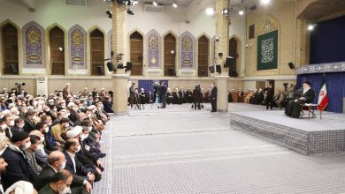 رهبرمعظم انقلاب در دیدار جمعی از مردم قم:جهاد تبیین را جدی بگیرید 4 | نقش نیوز رهبرمعظم انقلاب در دیدار جمعی از مردم قم:جهاد تبیین را جدی بگیرید