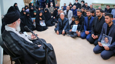 رهبرمعظم انقلاب در دیدار خانوادههای شهدای خدمت: تشییع باشکوه شهدا نشان داد که ملت ایران زنده است 4 | نقش نیوز رهبرمعظم انقلاب در دیدار خانوادههای شهدای خدمت: تشییع باشکوه شهدا نشان داد که ملت ایران زنده است