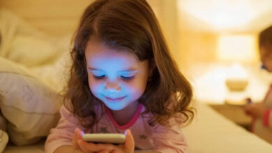 سایه و روشن استفاده از تلفن همراه در کودکان 7 | نقش نیوز بایدها و نبایدهای استفاده از تلفن همراه در کودکان