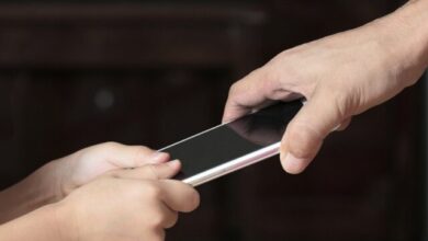 معضلی به نام تلفن همراه برای کودکان 6 | نقش نیوز معضلی به نام تلفن همراه برای کودکان