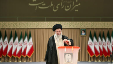 رهبر انقلاب پس از انداختن رای به صندوق: انشاءالله مردم رأی بدهند و بهترین را انتخاب کنند 2 | نقش نیوز رهبری: انشاءالله مردم رأی بدهند و بهترین را انتخاب کنند