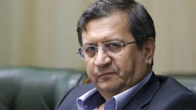 وزیر اقتصاد: قیمت دلار نیمایی و آزاد به یکدیگر نزدیک می شوند 7 | نقش نیوز قیمت دلار نیمایی و آزاد به یکدیگر نزدیک می شوند