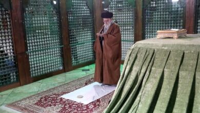 در آستانه دهه فجر انجام شد؛ حضور رهبر انقلاب در حرم امام و گلزار شهدا 9 | نقش نیوز در آستانه دهه فجر انجام شد؛ حضور رهبر انقلاب در حرم امام و گلزار شهدا