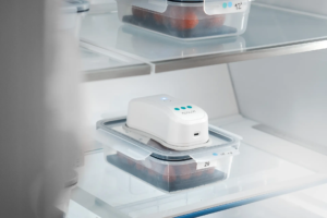 ظرفی که برای نگهداری از غذا نور فرابنفش ساطع میکند 2 | نقش نیوز 1 | نقش نیوز