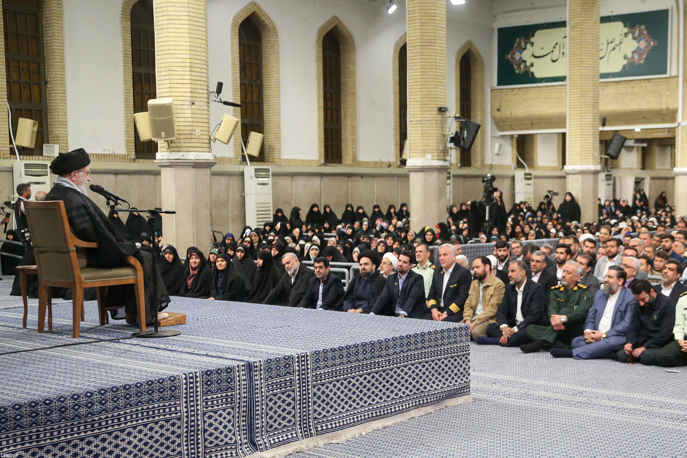 رهبر انقلاب در دیدار دستاندرکاران حج و جمعی از زائران بیتالله الحرام:اگر امت اسلامی متحد بود قضایای غزه و یمن اتفاق نمیافتاد 1 | نقش نیوز هیچ منفعتی برای امت اسلامی بالاتر از اتحاد نیست