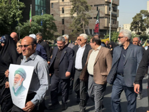 وداع مردم تهران با قهرمانان مقاومت؛بدرقه سرداران و دانشمندان شهید 11 | نقش نیوز 10 | نقش نیوز