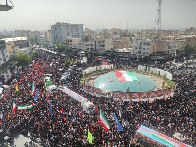 وداع مردم تهران با قهرمانان مقاومت؛بدرقه سرداران و دانشمندان شهید 1 | نقش نیوز وداع مردم تهران با قهرمانان مقاومت؛بدرقه سرداران و دانشمندان شهید