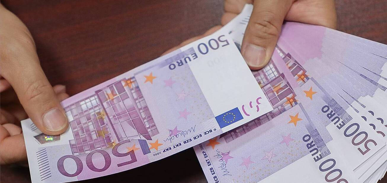 قیمت امروز دلار و یورو در مرکز مبادله ایران 1 | نقش نیوز قیمت امروز دلار و یورو در مرکز مبادله ایران