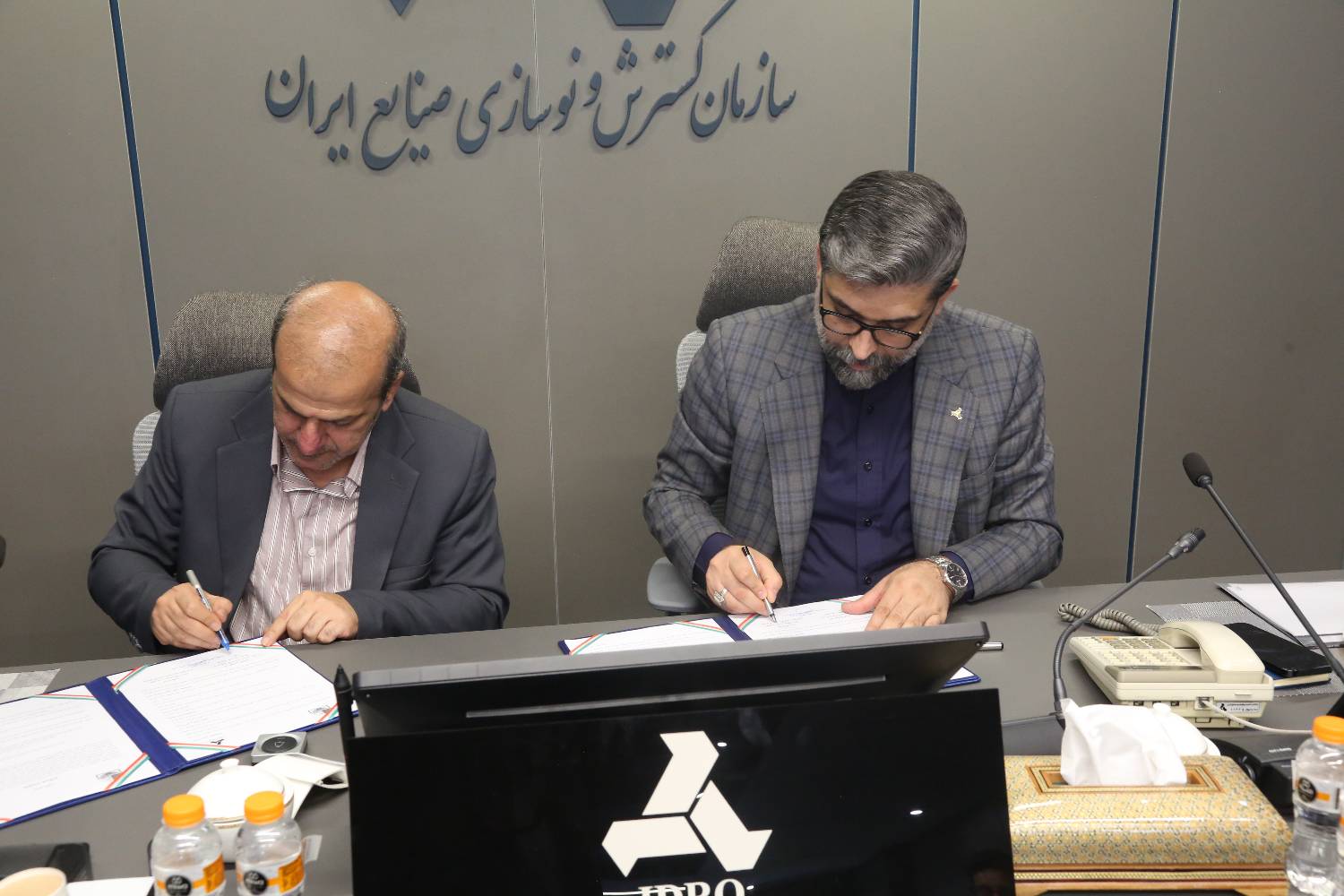 امضای تفاهمنامه ایدرو و صندوق ملی محیط زیست برای کاهش آلودگی 1 | نقش نیوز امضای تفاهمنامه ایدرو و صندوق ملی محیط زیست برای کاهش آلودگی