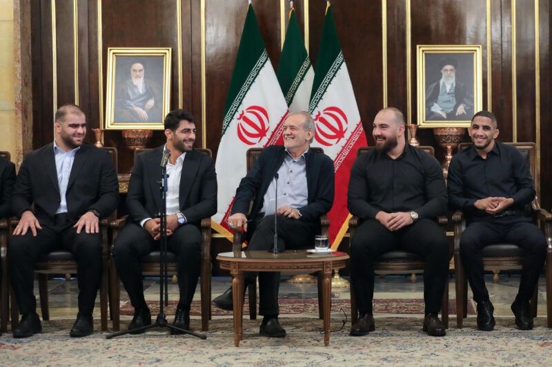 گزارش تصویری تجلیل از قهرمانان تیمهای ملی کشتی آزاد و فرنگی 9 | نقش نیوز 90 1 | نقش نیوز