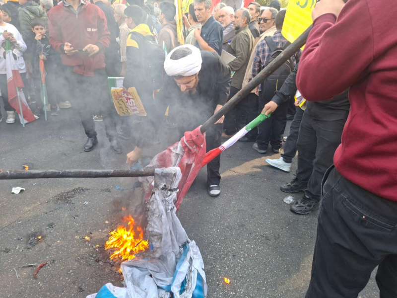 گزارش تصویری از مراسم راهپیمایی ۱۳ آبان در تهران 4 | نقش نیوز 50 | نقش نیوز