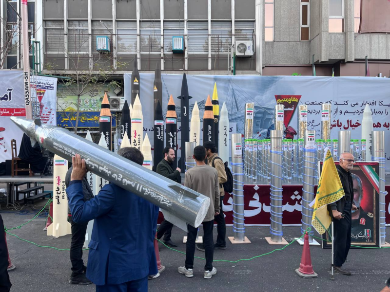 گزارش تصویری از مراسم راهپیمایی ۱۳ آبان در تهران 5 | نقش نیوز 60 | نقش نیوز