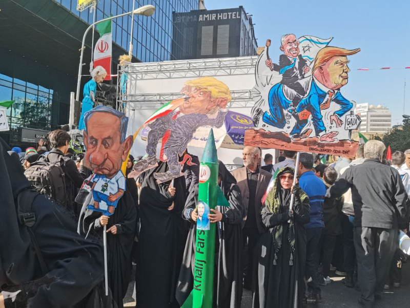 گزارش تصویری از مراسم راهپیمایی ۱۳ آبان در تهران 7 | نقش نیوز 80 | نقش نیوز