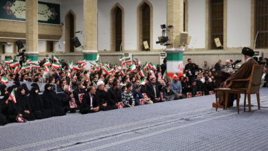 رهبر معظم انقلاب در دیدار هزاران نفر از دانشآموزان و دانشجویان : مسئله آمریکا با جمهوری اسلامی، ناسازگاری ذاتی و تقابل منافع است 5 | نقش نیوز اختلاف جمهوری اسلامی و آمریکا، ذاتی است و نه تاکتیکی
