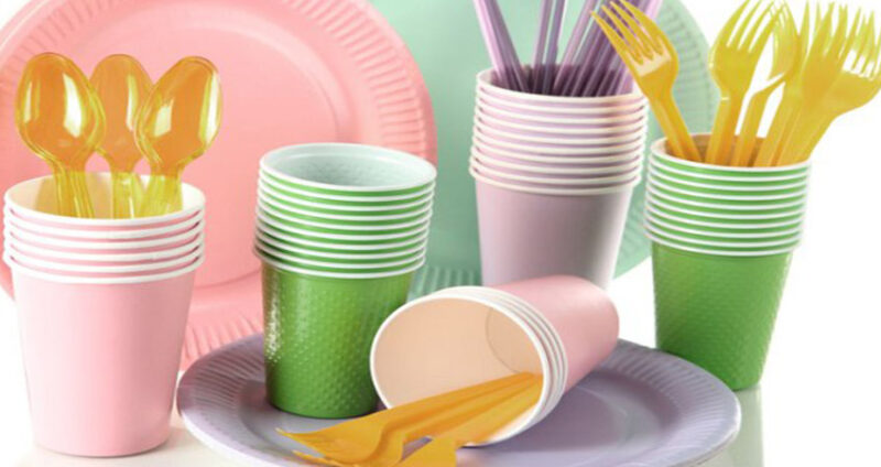 مضرات ظروف یکبار مصرف را جدی بگیریم!